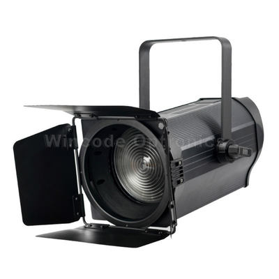Un buon prezzo. Faretto Fresnel LED 200W 3200K-5600K CCT 50000H Durata in linea