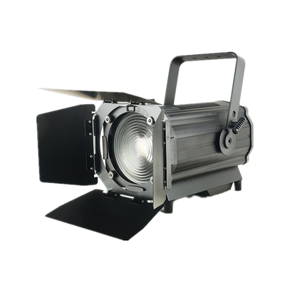 Un buon prezzo. 300W RGBAL LED Fresnel Spotlight 50K Ore di durata DMX Controllo in linea